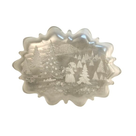 Mikasa Platter Clear Glass Ruffled Edge Serving Plate With Winter Scene Design - Picture 6 of 10